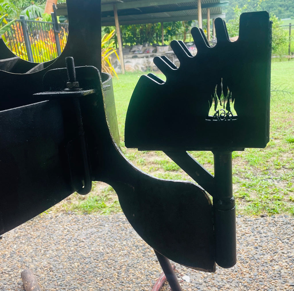 Asado and Receiver Step-off Bracket for Big Fire Pit