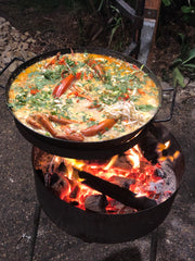 www.aussiecampfirekitchens.com CHILLI MUDCRAB in the ACK BBQ PAN using the CAMPING FIRE PIT