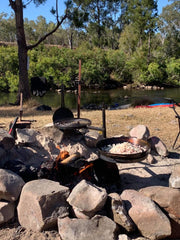 www.aussiecampfirekitchens.com ACK SKILLET can hang on the ACK Utensil rack when not in use