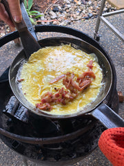 www.aussiecampfirekitchens.com SKILLET Omlette perfect for 2 eggs and fillings 