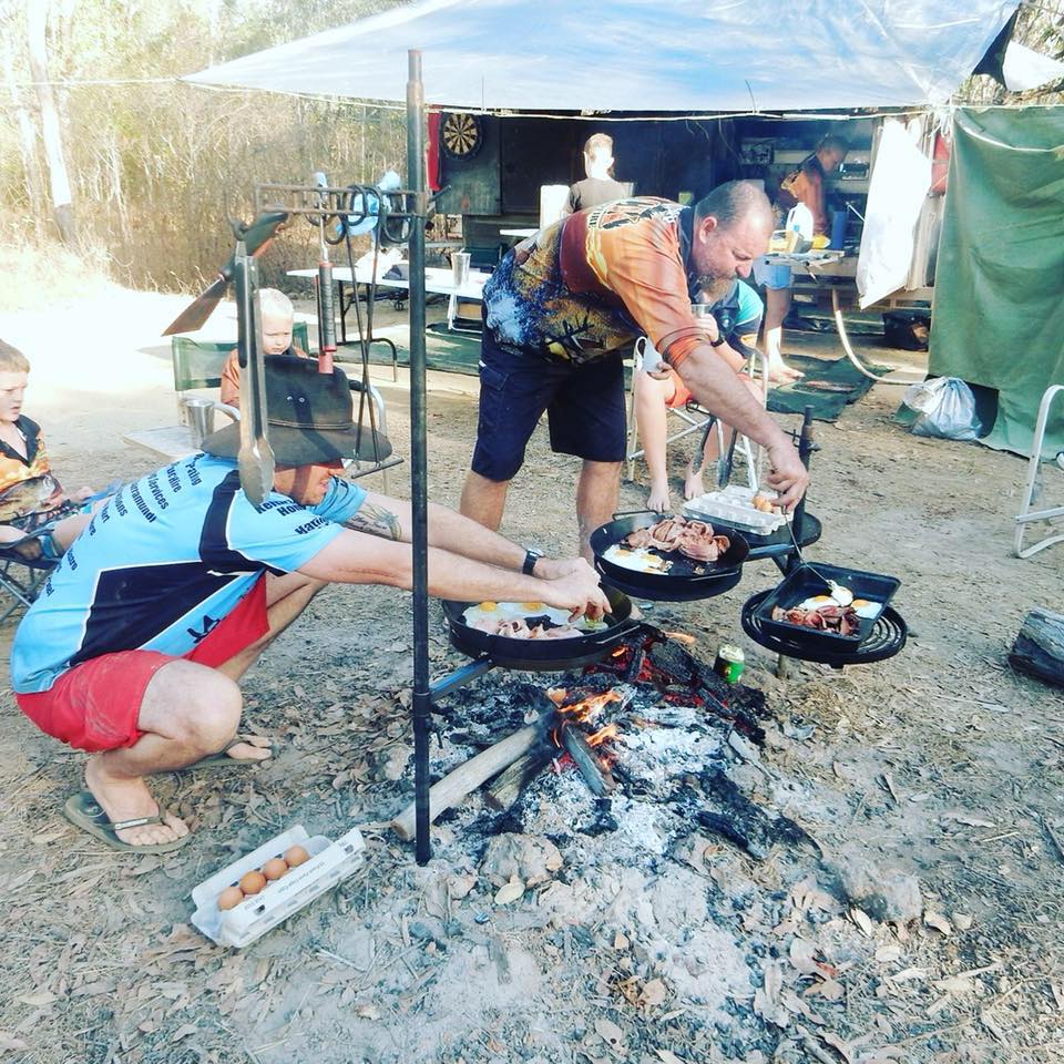 Swinging Hot Plate & Grill, BBQ Pan with Camp Oven Hook & Gloves. 100% Australian Made & Owned. Aussie Campfire Kitchens.  